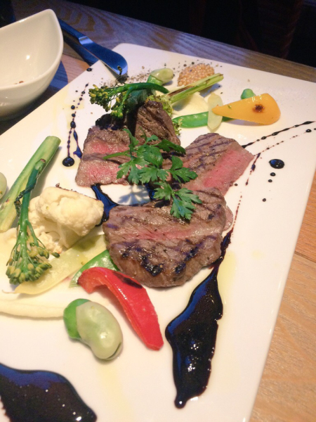 料理を作るのも好きですが、食べるのも大好きです。