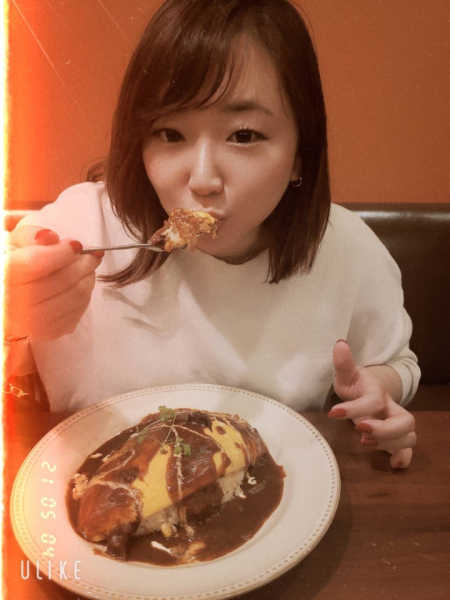 ご飯を食べることが大好きで、バクバク食べております…。この他にもたくさん食べました。どんどん太っているので、今年こそはダイエットに励みたいと思います。