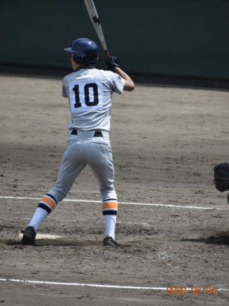 高校野球時代の写真です。
コロナの時期にかぶってしまったので、甲子園はありませんでした、、。