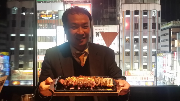 一番の趣味は食べることです。食にあまり興味がないという方は少ないと思います。美味しいご飯屋さんを色々教えても頂きたいです。