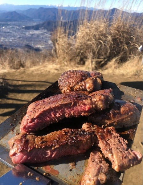 料理する時間も効率化が必要です。
 日々研究し、効率の良い作り方、順番を身につけてきました。
この考え方は、仕事にも通じます。
これも料理のメリットです。料理はなかなかうまくいきません。
うまくできなくても見かけが悪くても、気にしない！それが男料理！