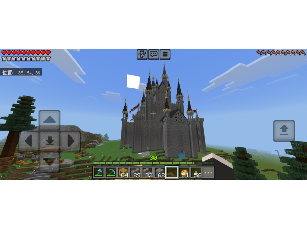 ゲーム「マインクラフト」で大きな城を建築しました。
昔からゲームでも家を建ててばかりいました。