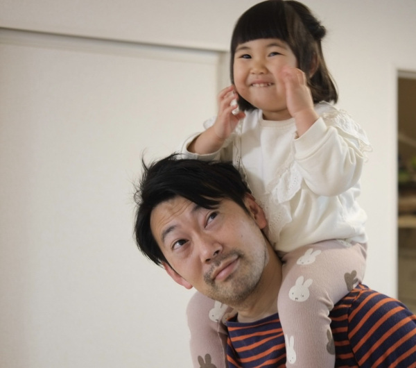 休日は娘にべったりの生活です。