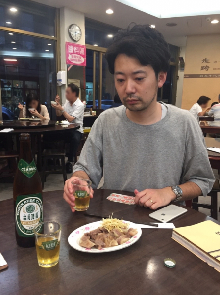 とにかく食べることが好きで、日々美味しいお店をチェックしています。写真は台湾旅行に行った際のものです。
無表情ですがどの料理もとても美味しかったです！