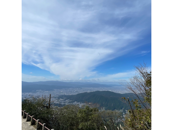 少し前に行ってきた登山での風景です。
計画を立て、登り切ったときの達成感がたまりませんでした。