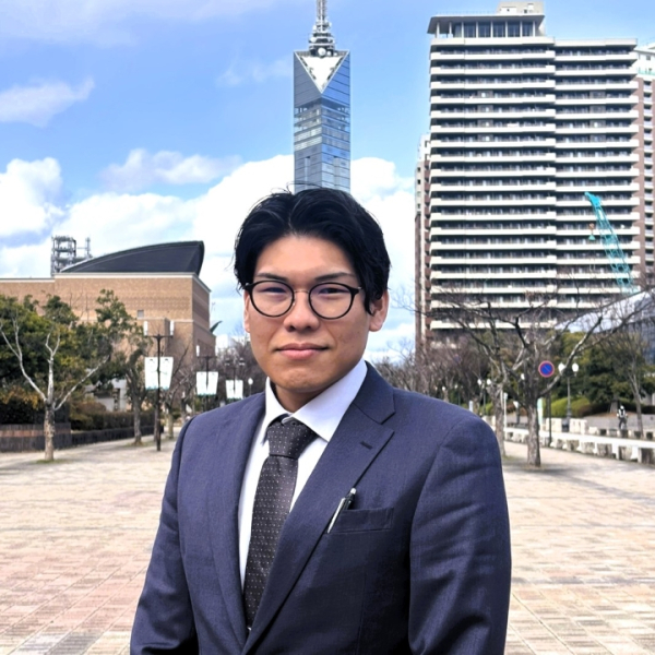 村上 英駿