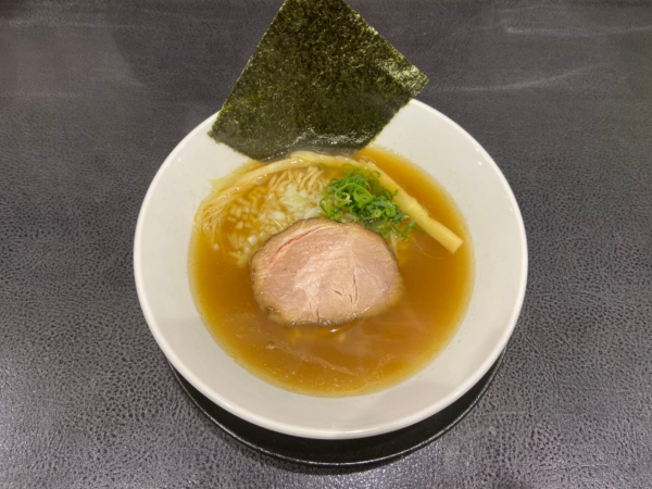 大学生時代にラーメン屋でアルバイトをしておりました。趣味はラーメン屋巡りです。特に醬油ラーメンが大好物です。