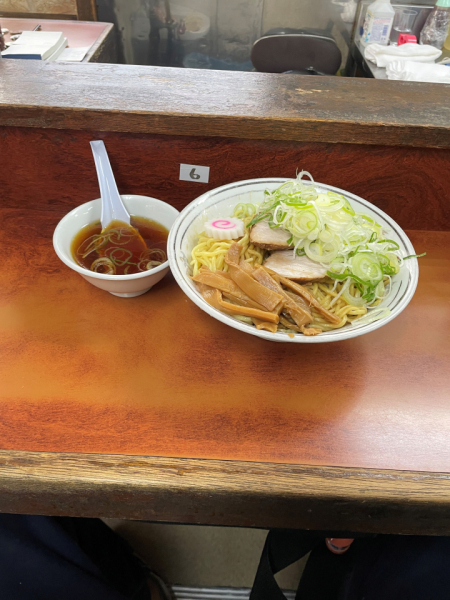 おいしい食べ物探しもよくします！