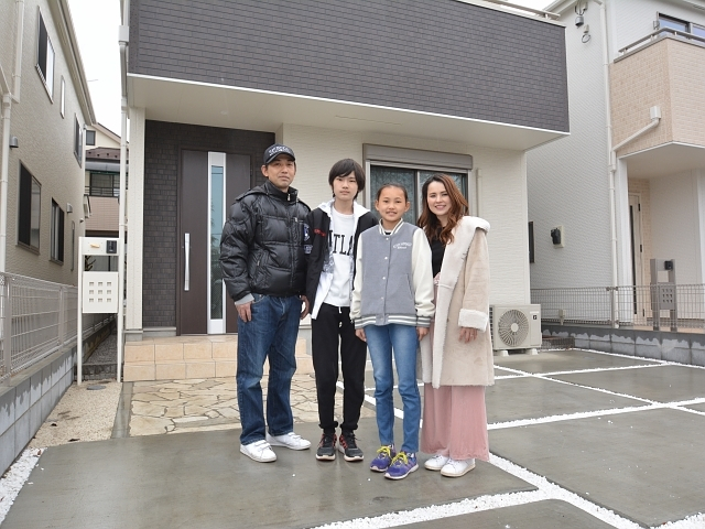 撮影時はあいにくの天候でしたが、南向きでご自慢の邸宅です