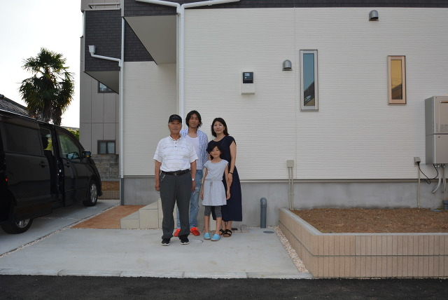 仲がとても良い素敵なご家族です。