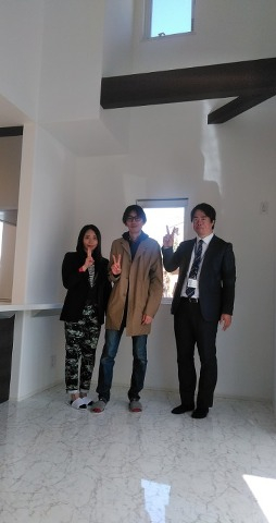 ご一緒させて頂きました。お二人がとてもスタイルが良くさらに私が太く見えます（笑）