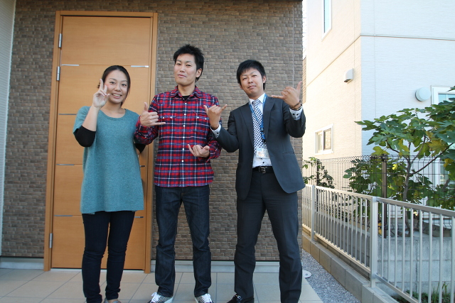 玄関先でスリーショット♪