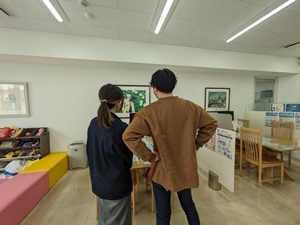 決済後店舗内で