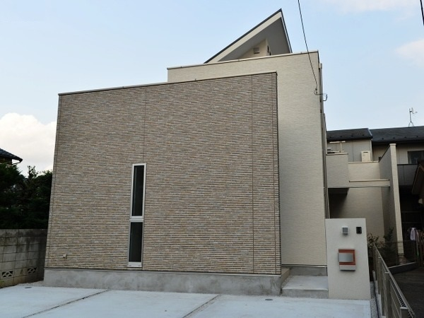 設計事務所のデザイナーズ住宅ですので、外観もかっこいいです！！
