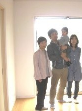 建物内、みなさまで♪