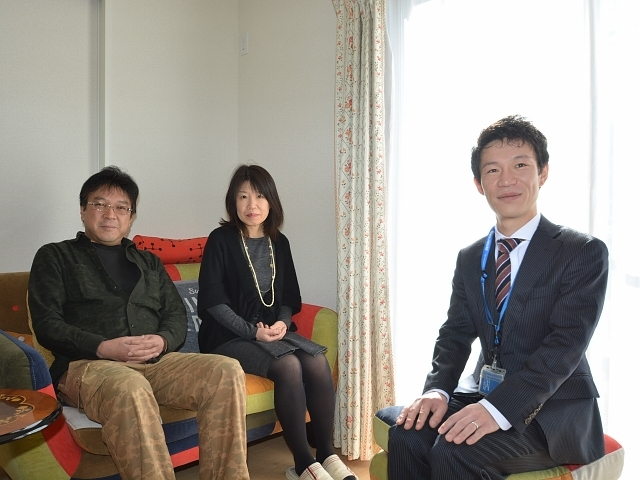 ☆ご主人様と娘様で見つけられた「カラフルソファー♪」お部屋のアクセントにとても映えてました☆