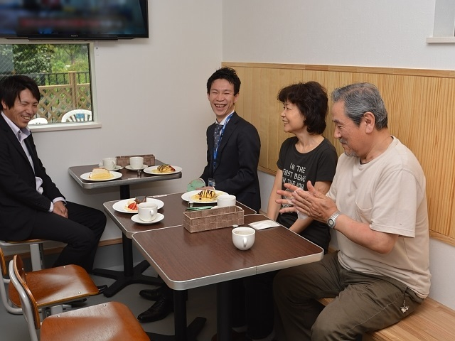 いち早くメニューの試食会！
