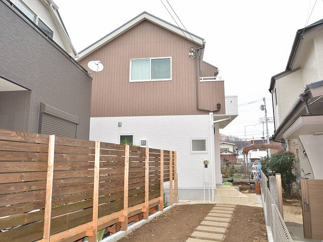 建築条件付売地なので間取りやお色味をお選びいただきました。カントリー調の仕上がりです♪