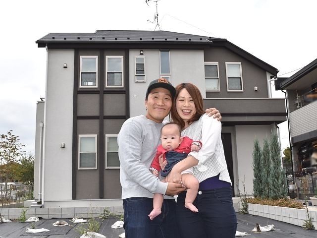 お子様の顔が毎度パパ似かママ似か変わる様な。