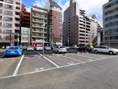 お客様用の駐車場