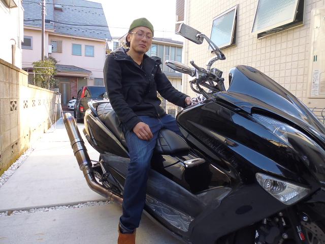 カスタムバイクがとってもお似合いです。   う～ん、カッコいい！