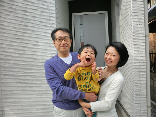 お宅の前にてハイチーズ!!