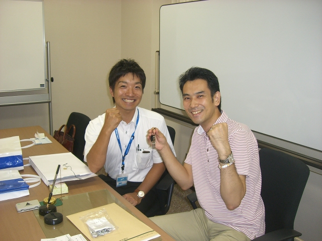 ★お引渡し時銀行にて、ガッツポーズ★