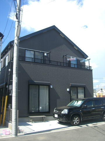 　　　　　★ブラックの外壁★