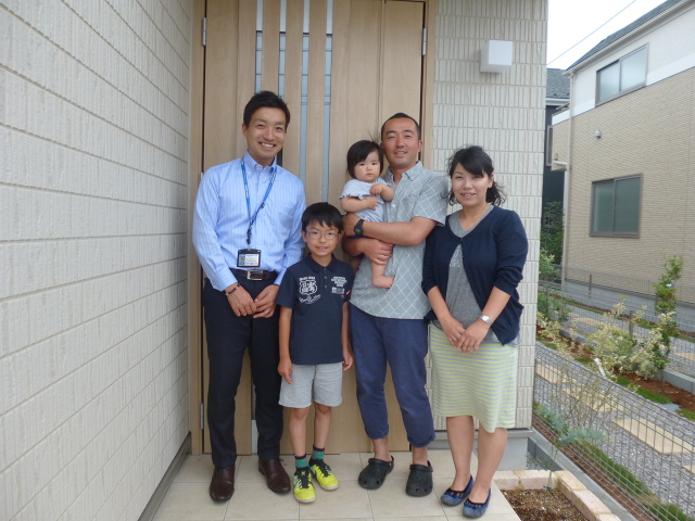 ★玄関前にてご家族とご一緒にワンショット★