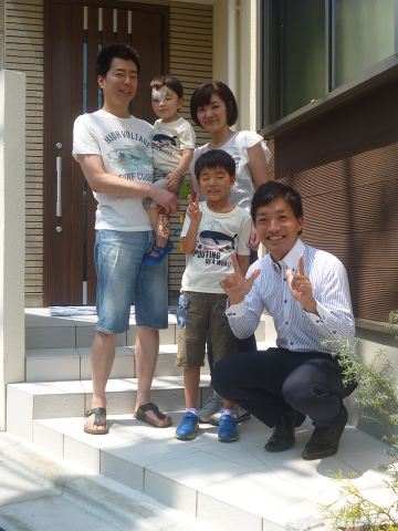 ☆玄関前にて、ワンショット！！！☆