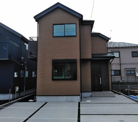 庭先兼カースペースは広々！