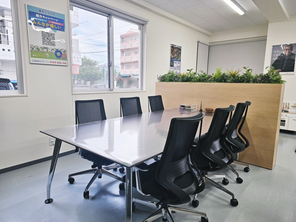 開放感がありつつも半個室のお打合せスペースのため、プライバシーが保たれております！