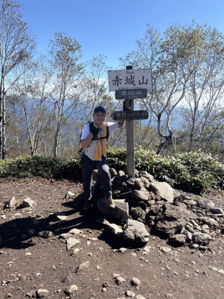 2025年10月、日本百名山のひとつ赤城山に行ってきました。5年前に登ったときは曇天で景色が見られずそのリベンジでしたが、今回は秋晴れに恵まれ素晴らしい眺望を見ることが出来ました。