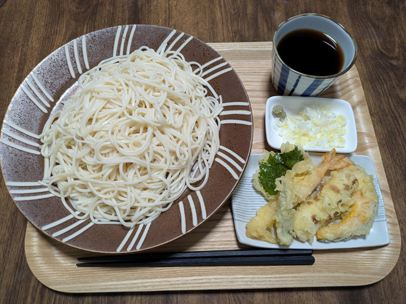 お客様より、徳島名物「半田そうめん」をいただきました!
太めのそうめんは初めていただきましたが、しっかりとしたコシがあり、とても美味しかったです。素敵なお心遣いをいただき、ありがとうございました!