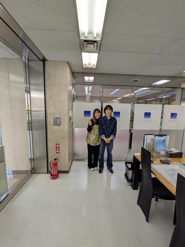 新居のお引渡しの際にご夫婦で記念撮影!!