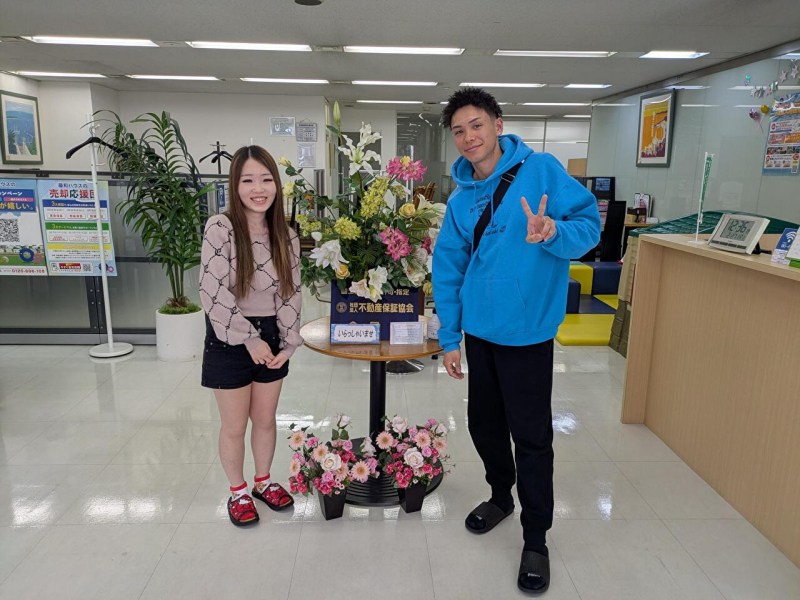 新居のお引渡しの際に当店で記念撮影。