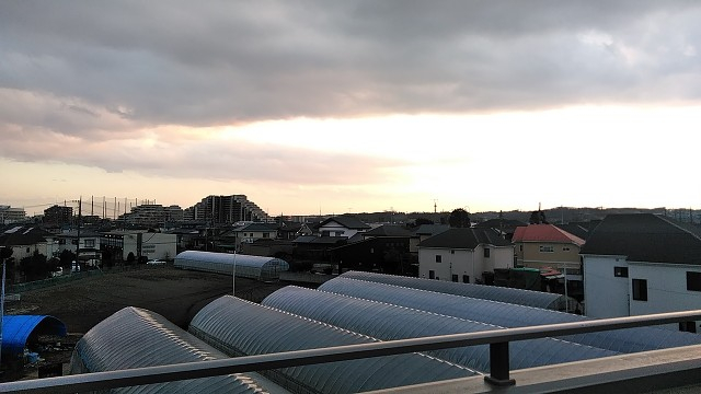 ご自慢のルーフバルコニーからの眺望♪花火大会や天気の良い日は富士山も見えるかな♪