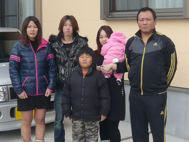 2家族で記念撮影