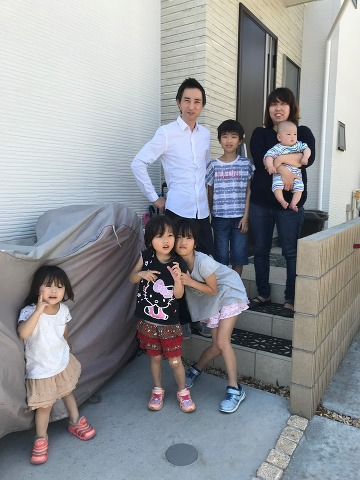 ♪新居で撮影するのは初めて!家族写真です♪