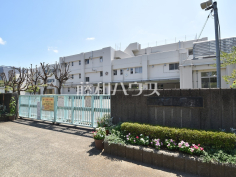 調布市立国領小学校 調布市立国領小学校