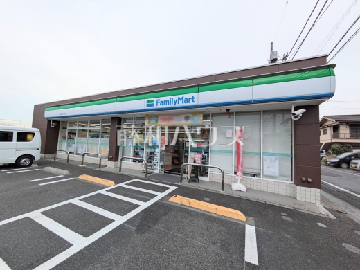 ファミリーマート 秀栄東浅川町店