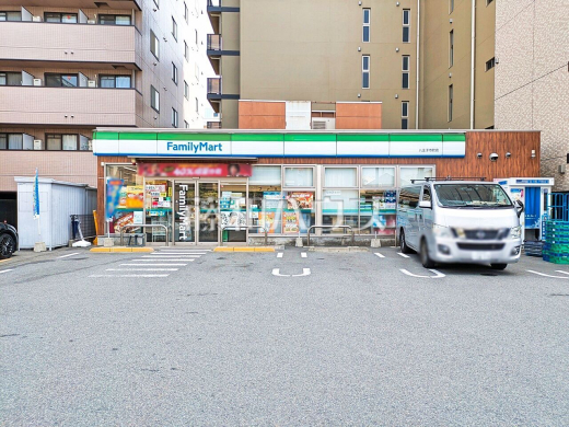 ファミリーマート 八王子寺町店