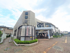 三芳町立中央図書館 三芳町立中央図書館