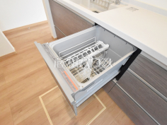 1号棟　ビルトイン食洗機　【八王子市南陽台２丁目】
ビルトイン食洗機は毎日の家事を軽減させてくれます。またワークトップも広々使え機能性も向上します。　