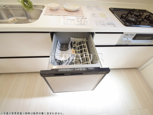 3号棟　キッチンには家事時間を短縮する食洗機付き。　【練馬区石神井町６丁目】