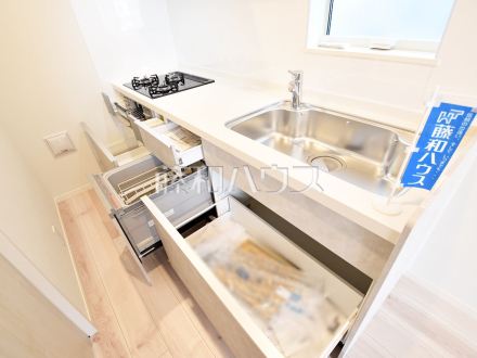 ビルトイン食洗機　【狛江市中和泉５丁目】
　ビルトイン食洗機は毎日の家事を軽減させてくれます。またワークトップも広々使え機能性も向上します。　／撮影日2024/02/08