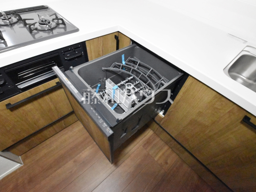 3号棟　ビルトイン食洗機　【八王子市万町】
　ビルトイン食洗機は毎日の家事を軽減させてくれます。またワークトップも広々使え機能性も向上します。　