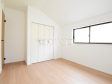1号棟　居室　【小平市小川町２丁目】木目が美しいウッディなフローリングの居室は、穏やかで心安らぐ空間となるでしょう。　