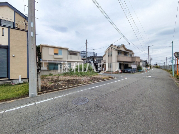 接道状況および現場風景 【日野市旭が丘1丁目】 接道状況および現場風景 【日野市旭が丘1丁目】