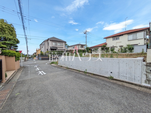 接道状況および現場風景 【八王子市めじろ台2丁目】 接道状況および現場風景 【八王子市めじろ台2丁目】